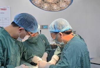 "PHẪU THUẬT ĐIỀU TRỊ UNG THƯ TUYẾN GIÁP- KỸ THUẬT THƯỜNG QUY TẠI BỆNH VIỆN ĐA KHOA VIỆT YÊN"