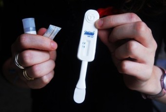 BG hỗ trợ xét nghiệm HIV tại nhà hoàn toàn miễn phí và bí mật. Video hướng dẫn từng bước xét nghiệm tại nhà