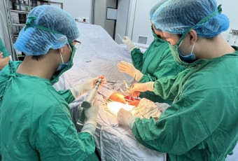 Phẫu thuật thành công bệnh nhân tai nạn lao động gãy xương quay tay phải