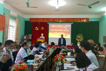 Khám chữa bệnh, cấp phát thuốc miễn phí cho Người cao tuổi, gia đình chính sách tại xã Hồng Thái