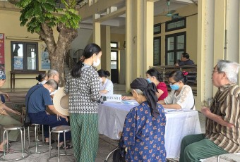 BỆNH VIỆN ĐA KHOA VIỆT YÊN PHỐI HỢP TỔ CHỨC KHÁM SÀNG LỌC MIỄN PHÍ BỆNH KHÔNG LÂY NHIỄM CHO NGƯỜI DÂN PHƯỜNG TỰ LẠN